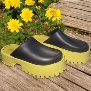 CAPE ROBBIN Chunky Black and Yellow Women's Clogs SIZE 9